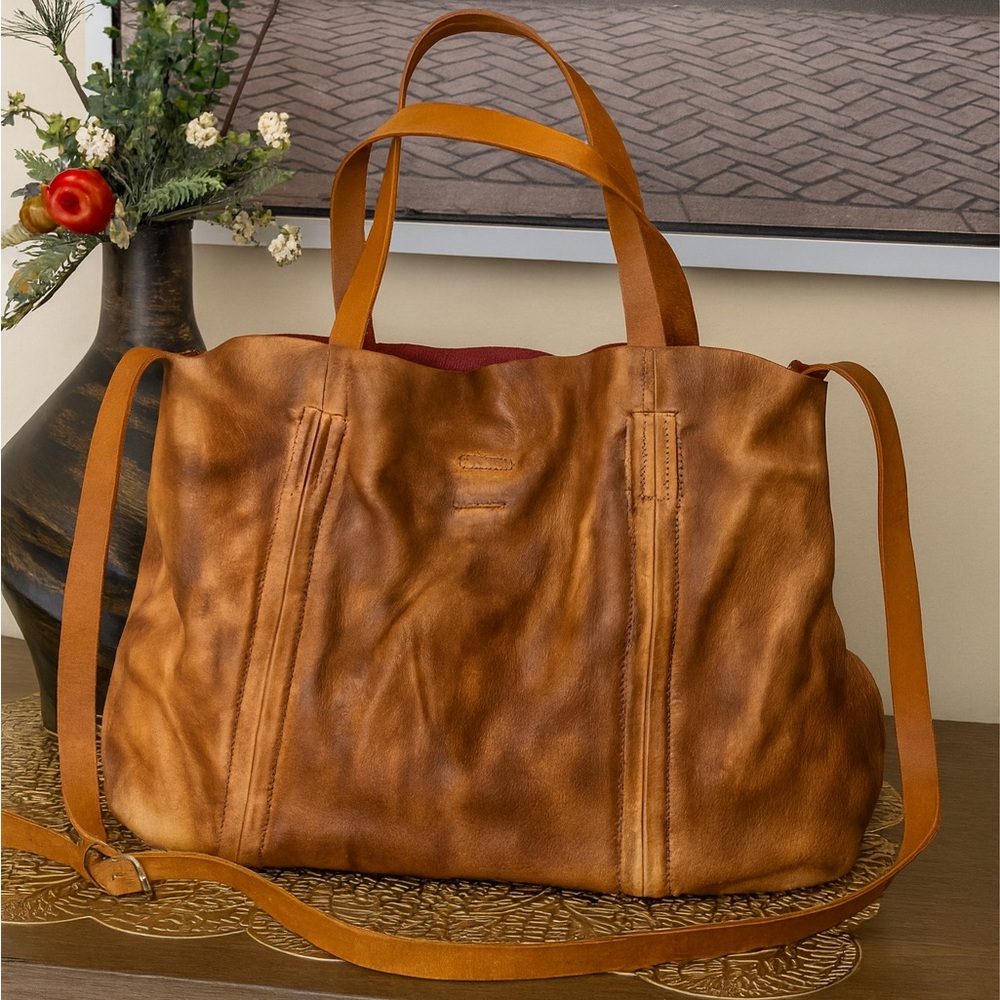 Genuine leather Cognac shoulder / Crossbody bag